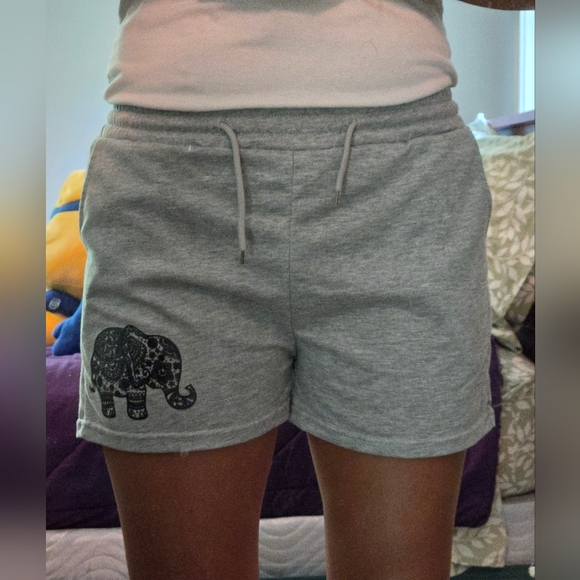 Lounge Shorts - Picture 2 of 3